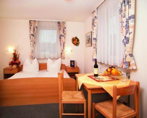 Gasthof Zur Krone Denkendorf  Oda fotoğraf